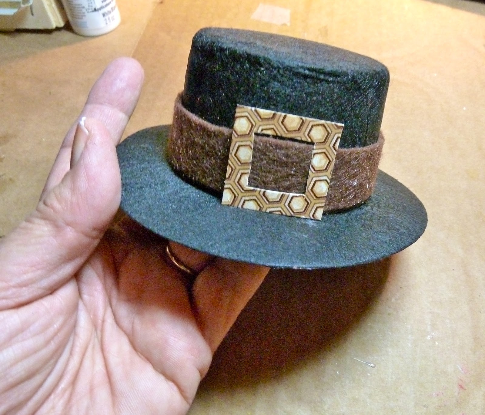 Make it easy crafts: Make and wear mini Pilgrim hat