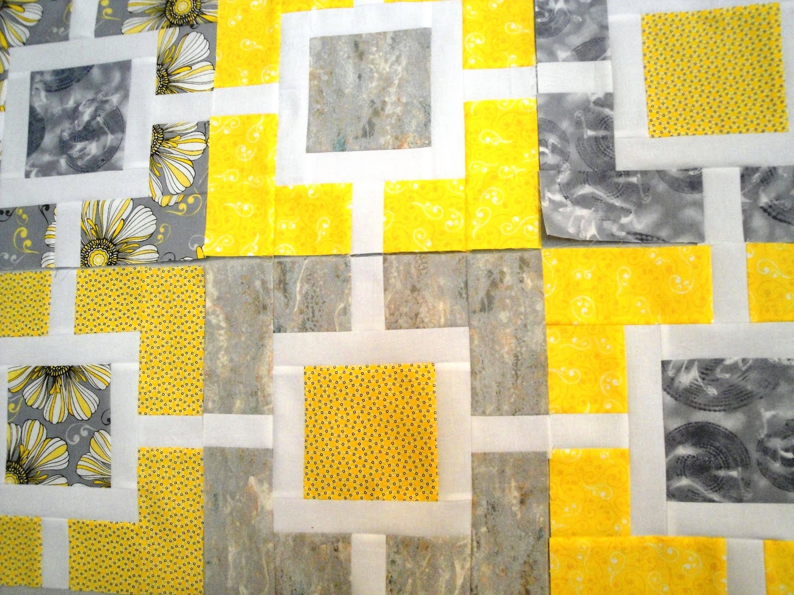 MARILYN'S MAZE YELLOW & GREY QUILT