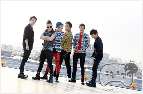 Big bang tik tok. Big style meme челлендж. Big bank tik tok challenge bigbank shorts. Big bang challenge best. Big bang challenge без платьев.