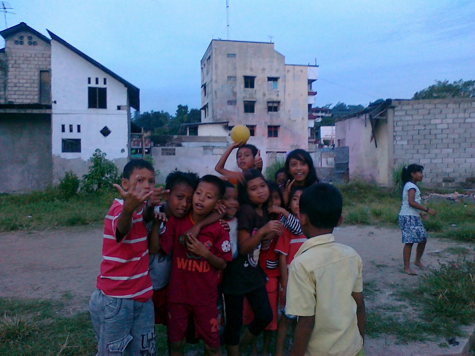 semang kirikanan “LAPANG TELAH MENJADI KERDIL”