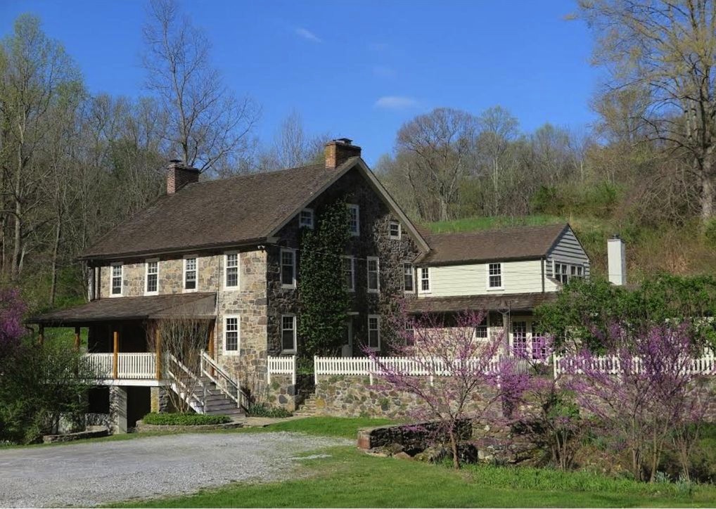 Sweet House Dreams Mill Hollow Farm, 1791 Stone Farmhouse in Newton
