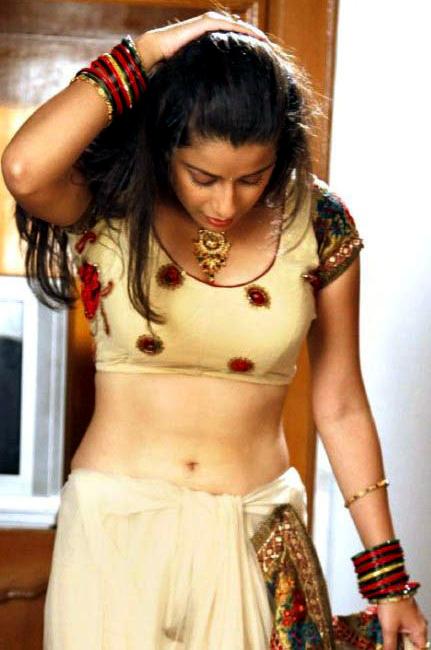 madhurima spicy saree actress pics