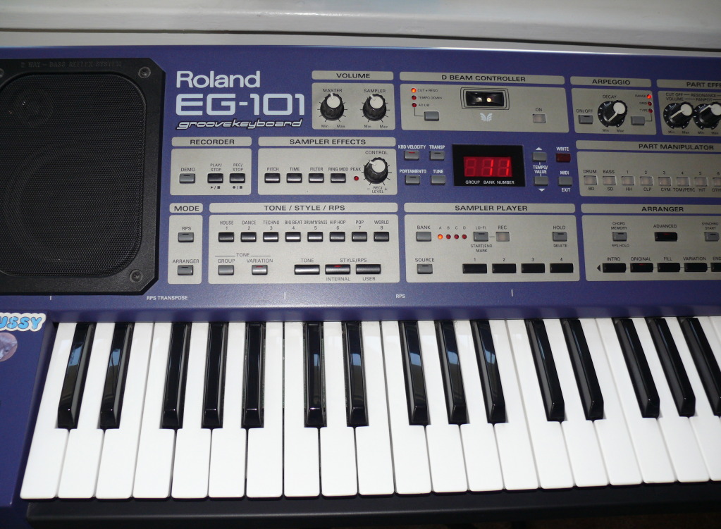 MATRIXSYNTH Roland EG101 Groove Keyboard with Builtin Speakers