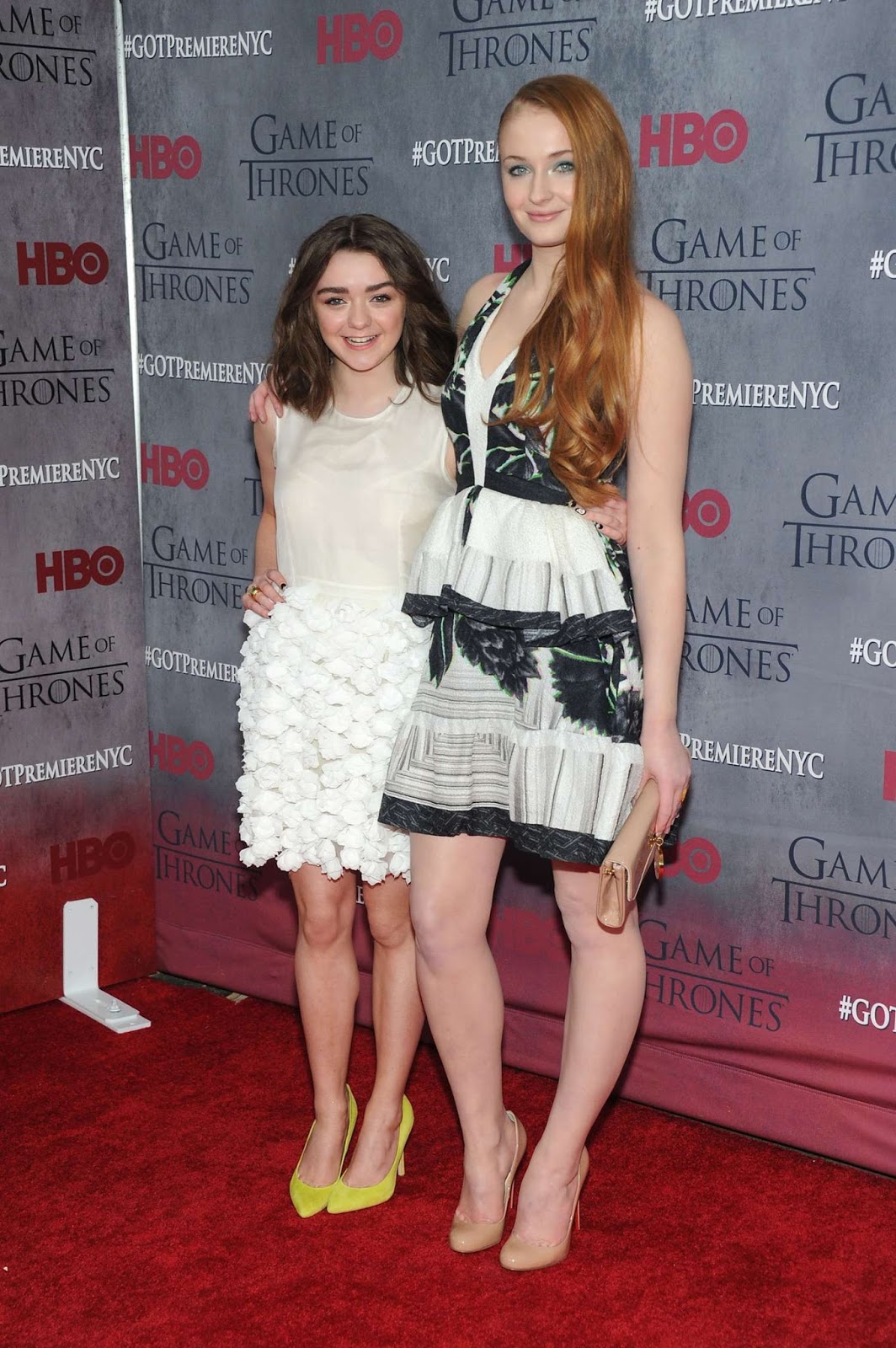 High Quality Celebrity Pictures: Maisie Williams and Sophie Turner Game