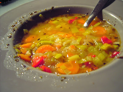 sopa de calabacin, zanahoria, puerro, ajo, pimiento