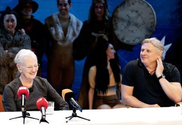 Queen Margrethe held a press conference about the new ballet, The Snow Queen in the Tivoli Concert Hall. Oh Land