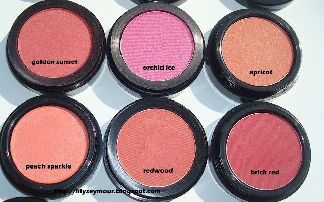 La Femme Blushes La Femme Blushes
