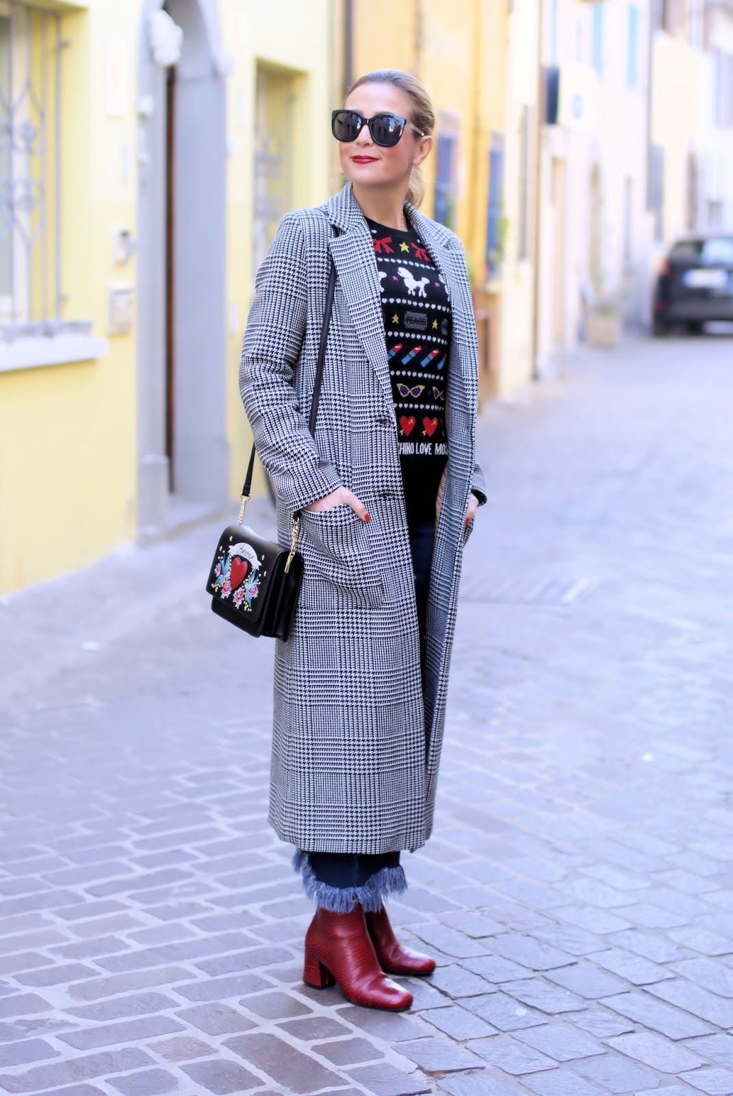 Last call for a Prince of Wales maxi coat: street style look on Fashion and Cookies fashion blog, fashion blogger style