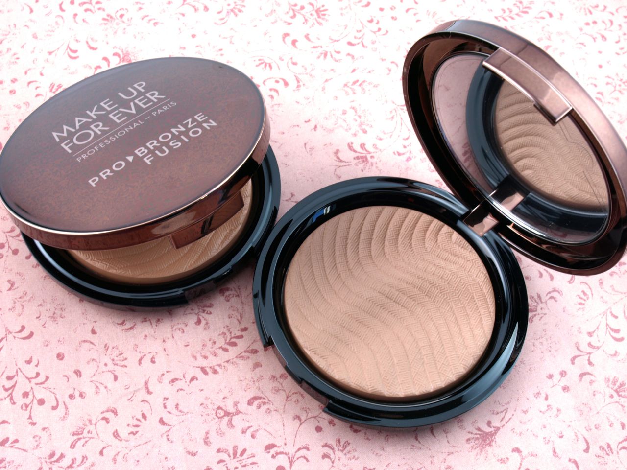 Make Up For Ever Pro Bronze Fusion Bronzers in "15I" & "10M": Review and Swatches