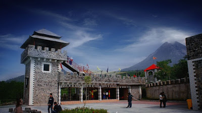 tempat wisata di jogja The Lost World Castle