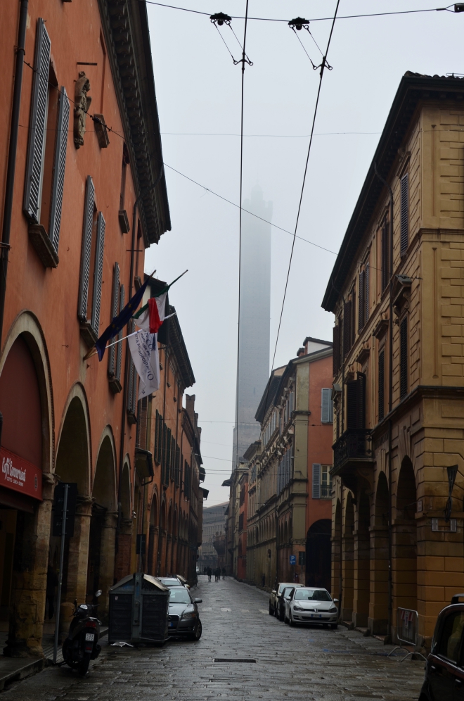 bolonia, wieża asinelli bolonia, co zjeść w bolonii