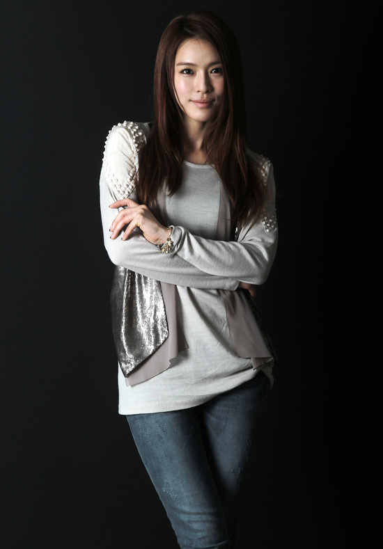 жена кахи аделина. девушка кахи. аделина мандаринка. артем карокозян ( каха) девушки. девушка кахи.