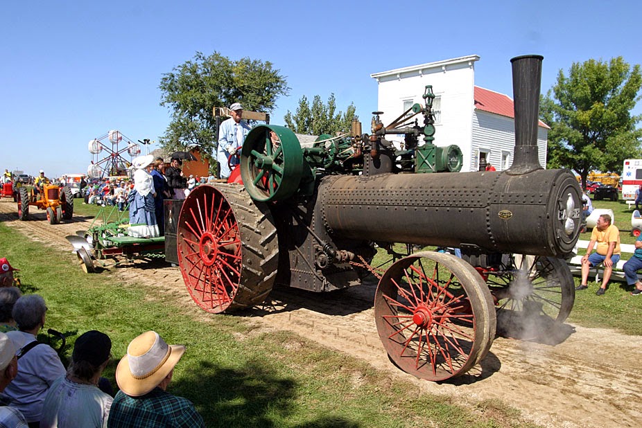 Hutchinson Herald, Menno, South Dakota September 24, 2014 Menno Pioneer Power Show
