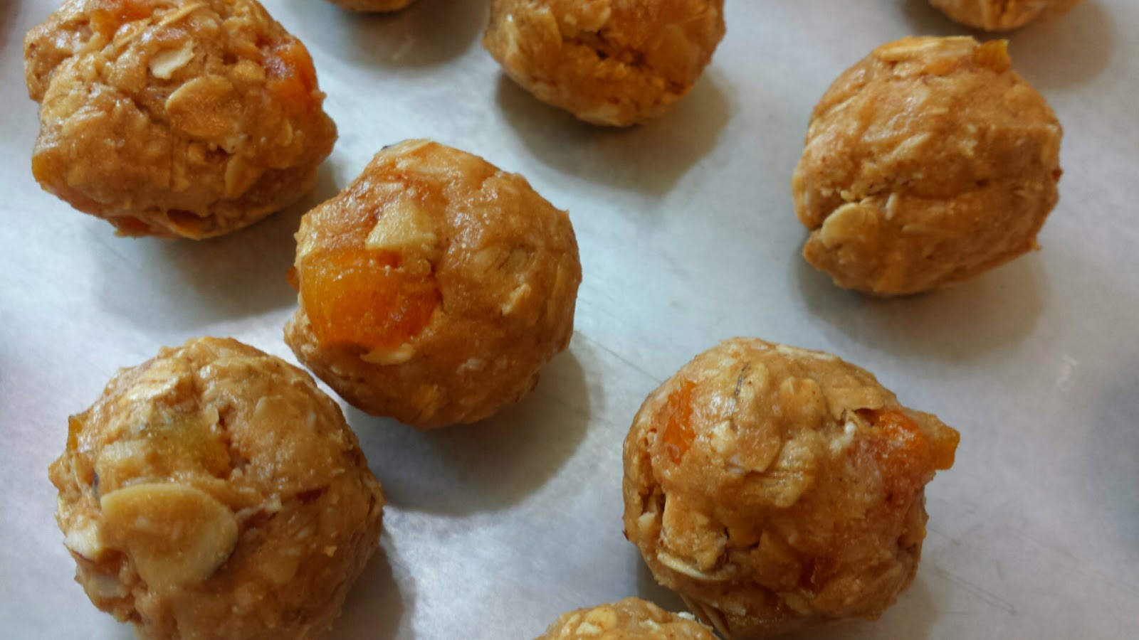 protein balls with honey and peanut butter