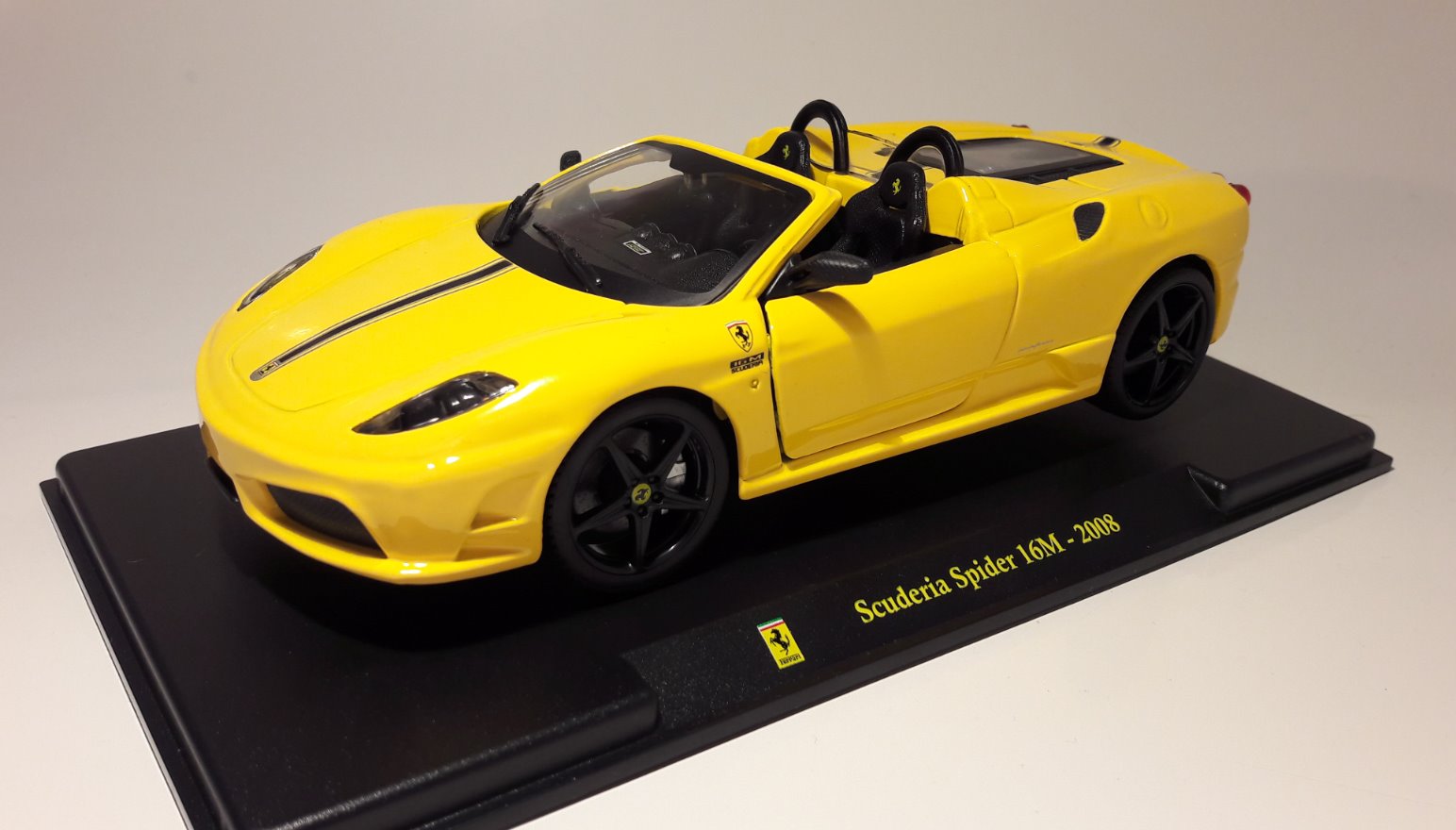 DieCast Book & Cars 1:24: Le Grandi Ferrari Collection - car list from