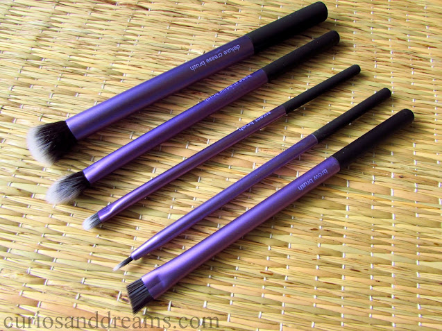 Real Techniques Eyes Starter Set review, Real Techniques India, Real Techniques review, Real Techniques Review India, Real Techniques brush review