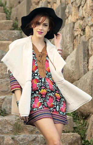 Vestido estampado e maxi colete Riachuelo campanha Inverno 2016 Riachuelo coleção inverno 2016 vestido estampado e maxi colete