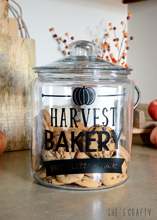 How to Make a Customized Cookie Jar with vinyl and favorite fall cookie recipes