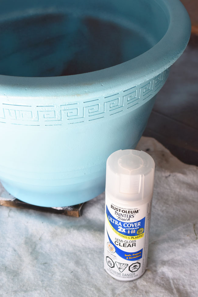 Woman in Real Life DIY SprayPainted Terra Cotta Planter 12monthsofdiy