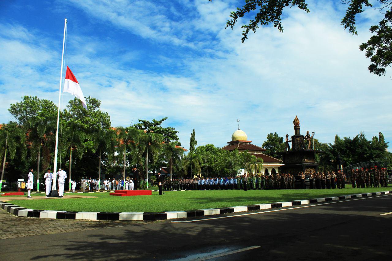 Batang Semangat Gotong Royong Dan Kebersamaan Dalam Upacara Hari