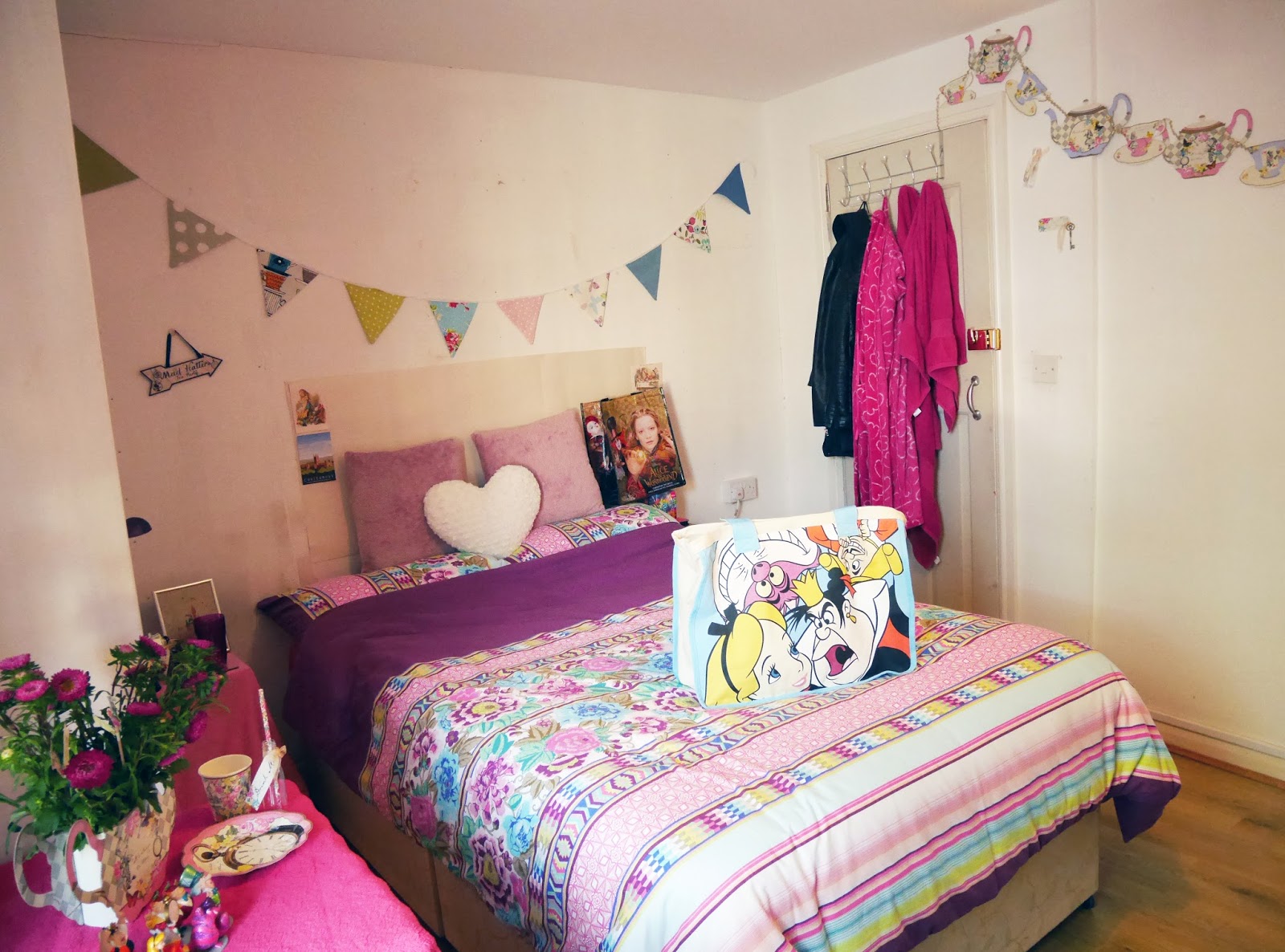 My Alice in Wonderland Uni Bedroom* Kat Last A Travel, Craft and