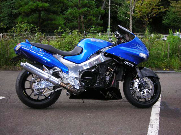 Manx Cat Motosport Kawasaki Zzr 1100 Dizzy Revitalizada Por Dizzy La Protagonista De Estas Líneas Aún Es Capaz Sacar Una Sonrisa Al Afortunado Piloto Que Lleve Hasta Sus Límites Y No Sólo En