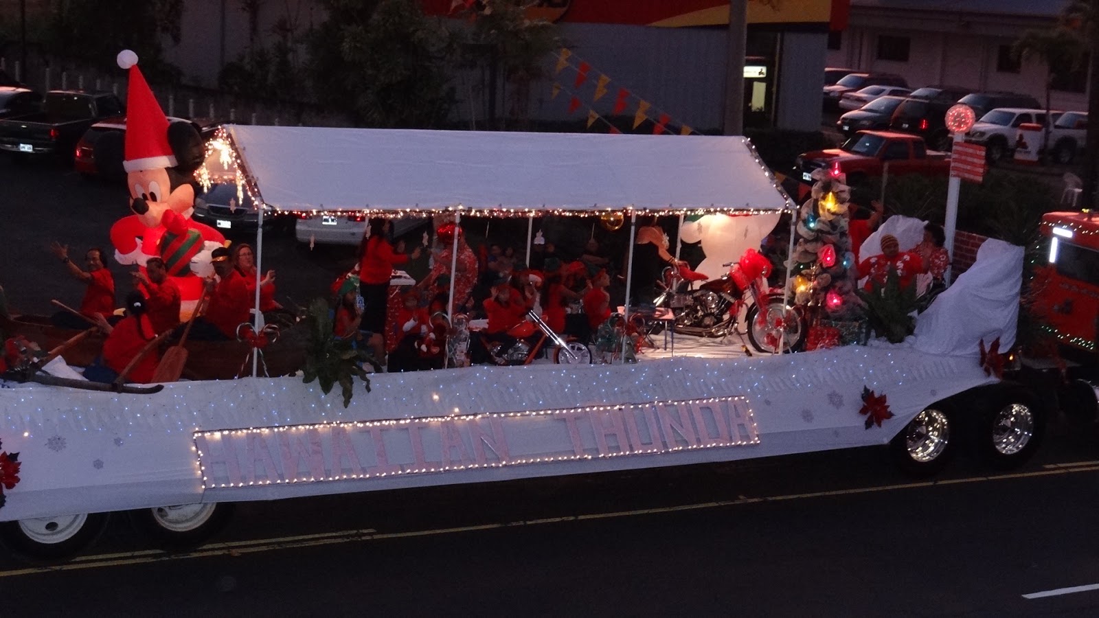 Mark Nakashima Lehua Jaycees Christmas Parade