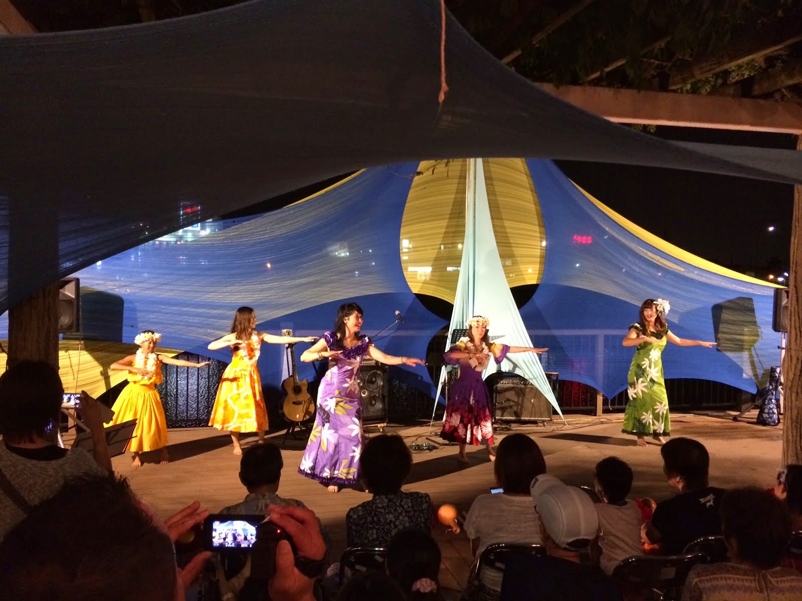 越谷市ポータルサイト ウッドデッキイベント『ハワイアンバンドとフラの夕べ』