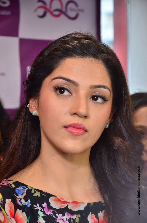 Mehreen Pirzada at Naturals Salon launch