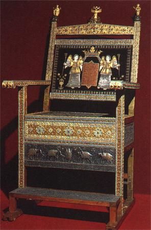 От царя остался трон