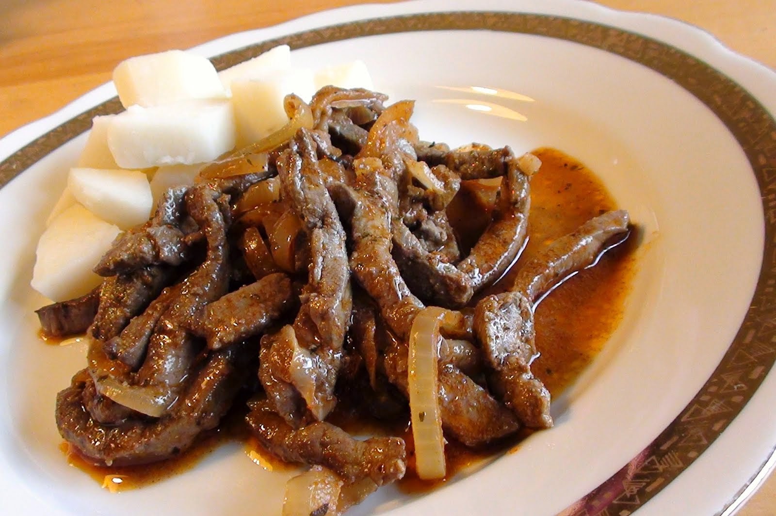 zsuzsa is in the kitchen SAUTÉED LIVER STRIPS VÖRÖSBOROS RESZTELT MÁJ