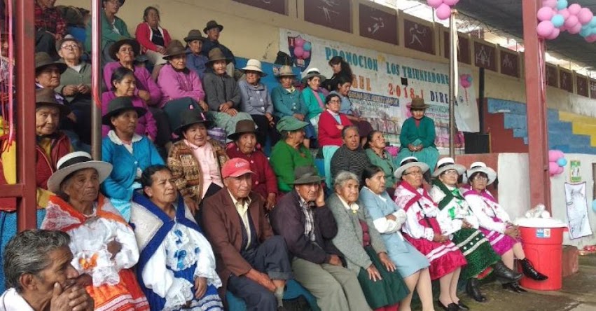 Egresan estudiantes de la primera Promoción de los Círculos de Adulto Mayor en Abancay - Apurímac Egresan estudiantes de la primera Promoción de los Círculos de Adulto Mayor en Abancay - Apurímac