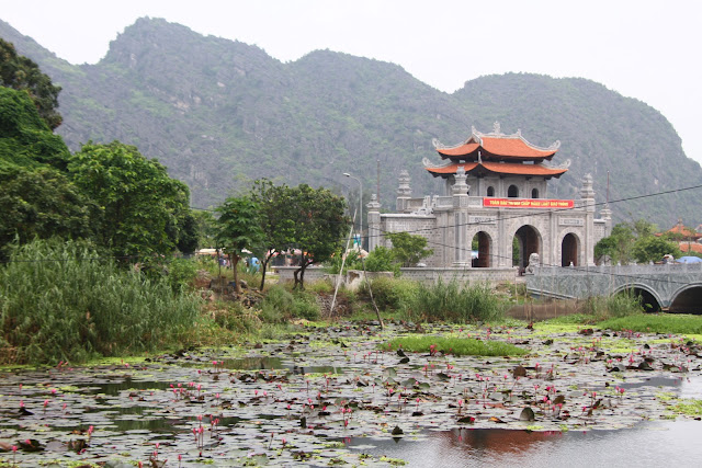 Visitar NINH BINH - Cruzando as grutas de Tam Coc | Vietname