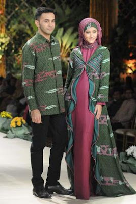 Gaya terbaru model batik busana muslim pasangan remaja Gaya terbaru model batik busana muslim pasangan remaja