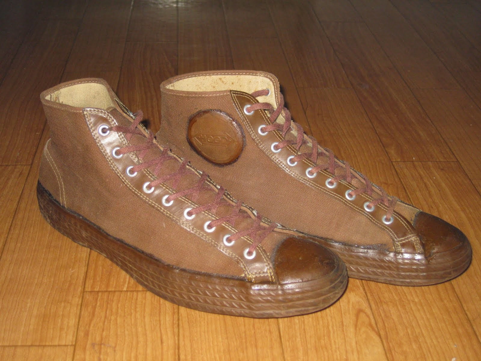 ~40's　「HOOD」　BROWN　CANVAS　SNEAKER　　SIZE表記：10