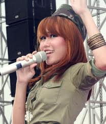 AYU TING TING HAMIL DULUAN
