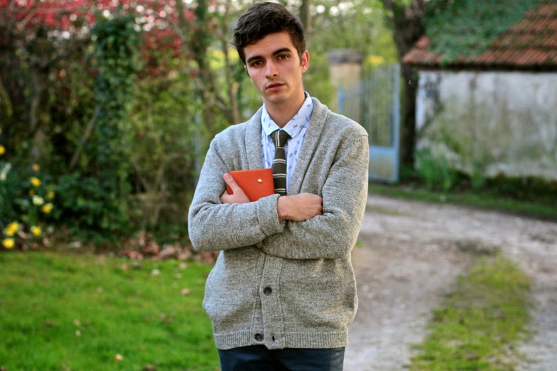 BLOG MODE HOMME PREPPY DANDY CONSEIL STYLE PARIS ELEGANCE TENDANCE JEUNE American Vintage Cardigan - Slected Chemise shirt - Asos Skinny Chino - Guidomaggi Shoes - Hermès agenda - blog mode homme mensfashion
