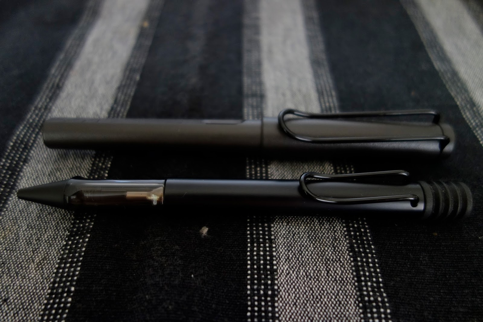 使い古したシャーペンですがまだまだ現役です