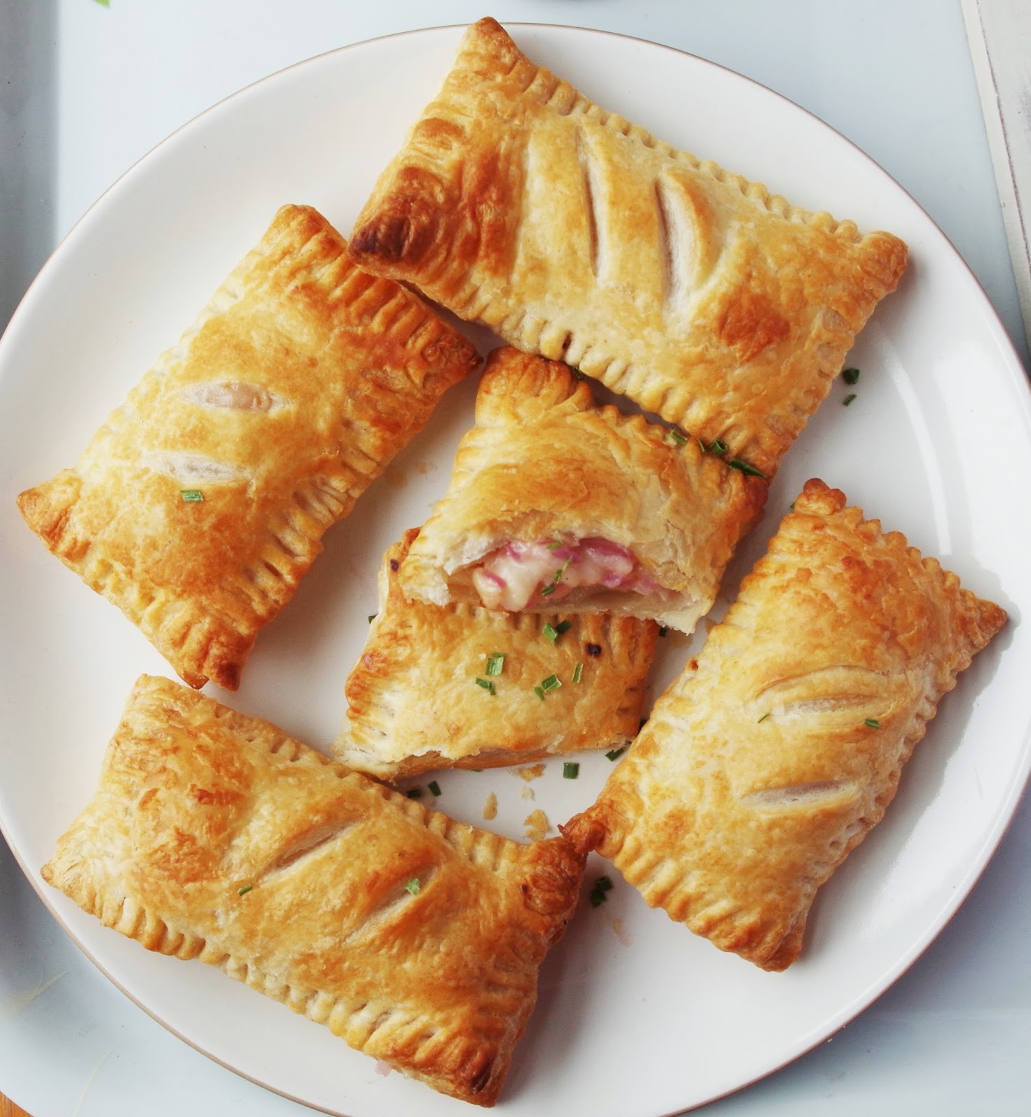 Cheese Onion Rolls With Violife Euphoric Vegan Leave an overhang and then put in the freezer while you roll out the other 1/3 for a lid. cheese onion rolls with violife