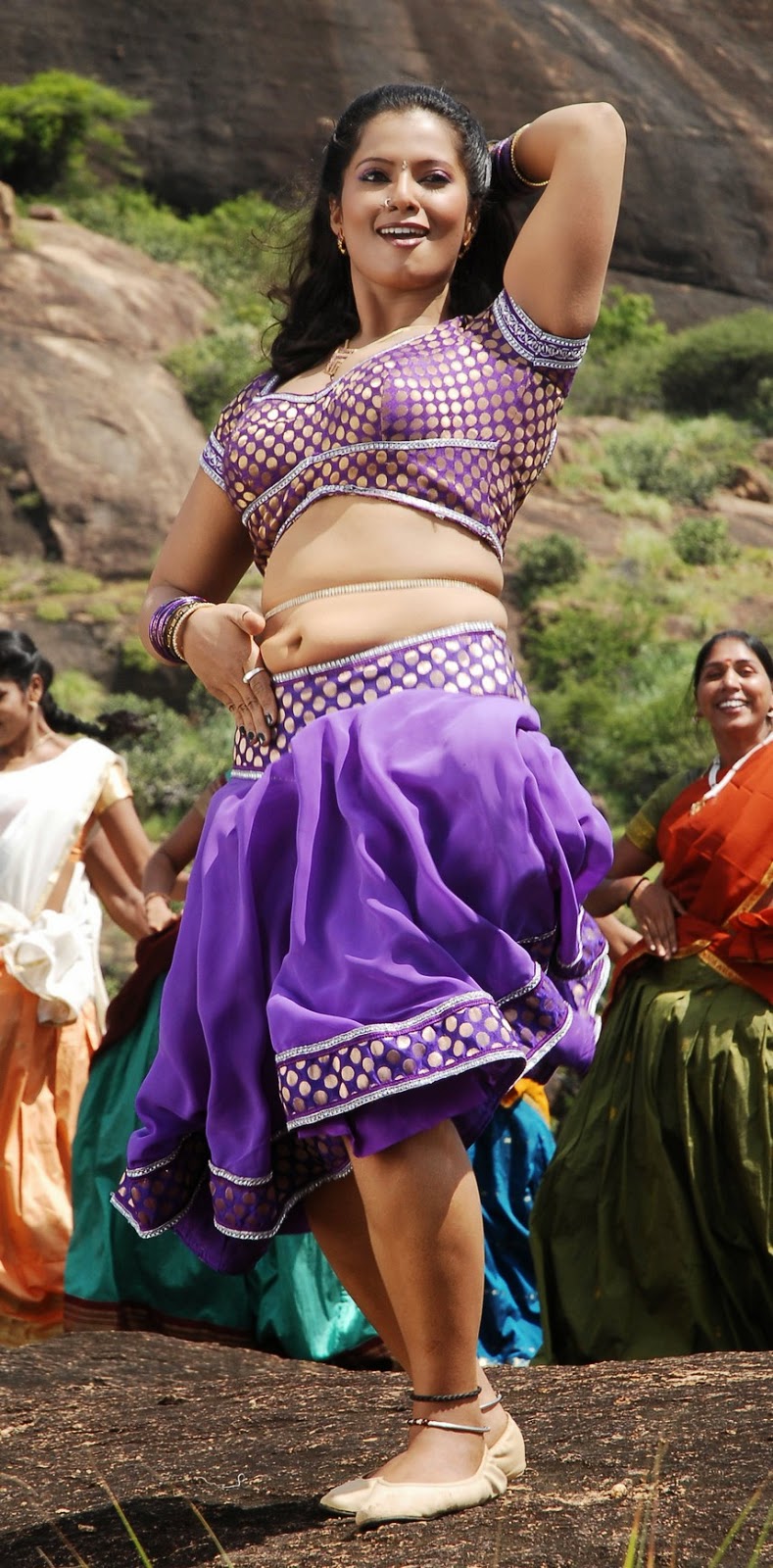 Picture Actress Gayathri Hot Stills In Nathikal Nanaivathillai My Xxx Hot Girl