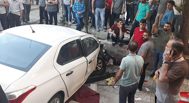 Diyarbakır Diclekent Bulvarında trafik kazası: 8 yaralı Diyarbakır Diclekent Bulvarında trafik kazası: 8 yaralı