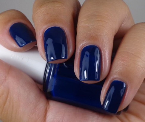 what color nail polish with navy blue dress