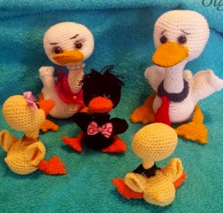 https://olgaamigurumis.files.wordpress.com/2015/01/familia-pato-pato.pdf