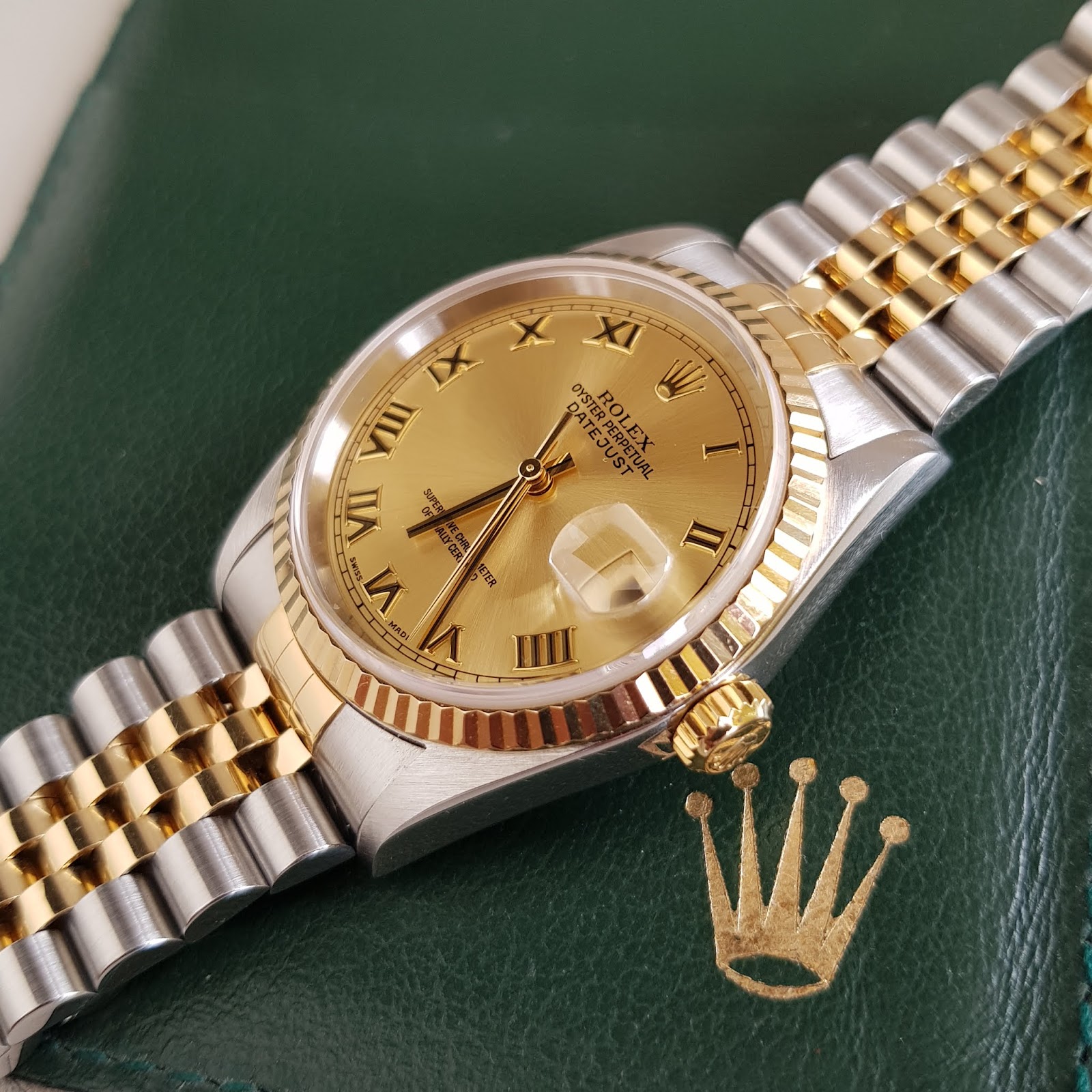 2001 часы. Hamilton часы космические корабли. ртр 2001. часы ртр 2002. Swatch irony 21jewels.