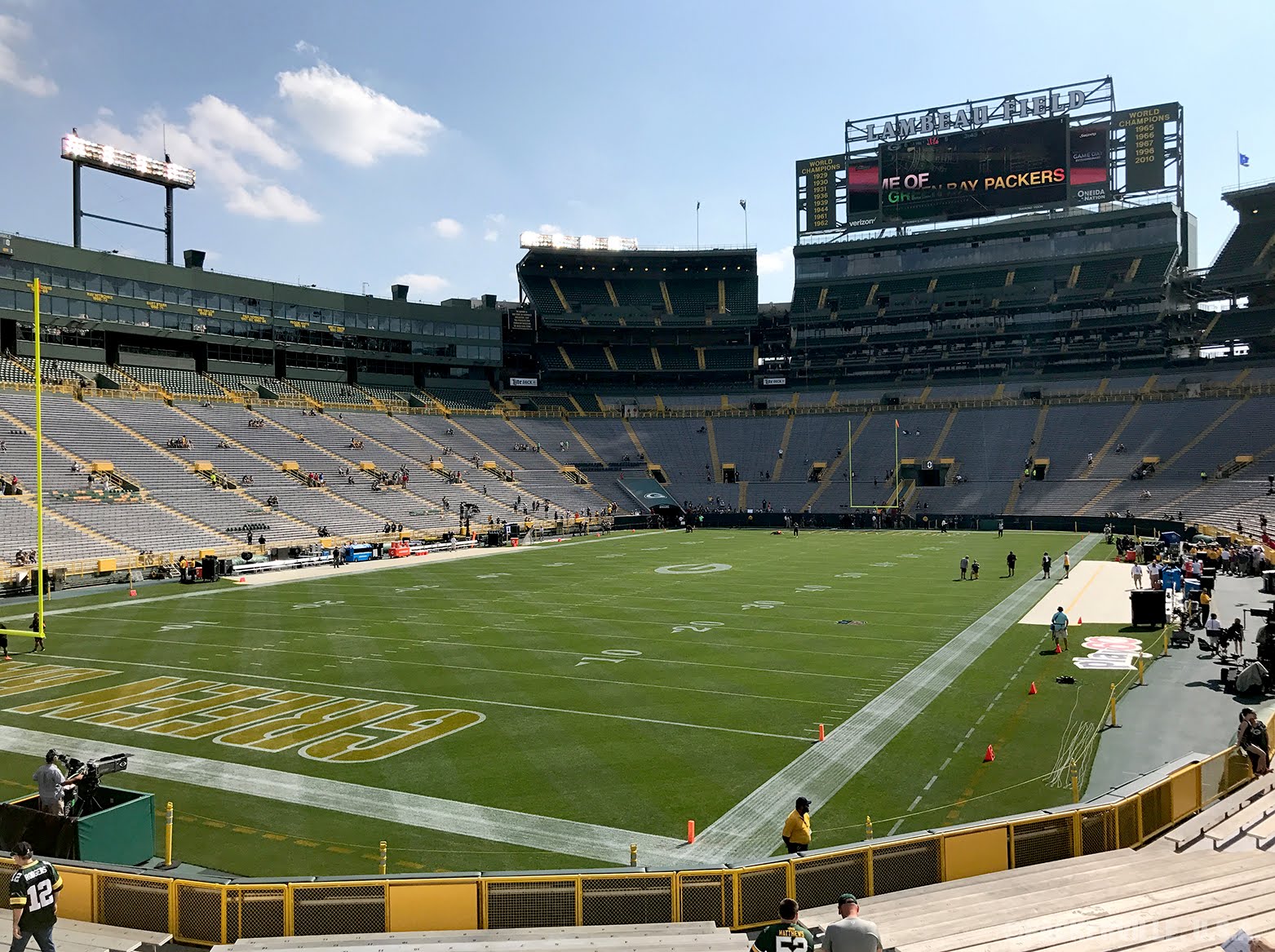 PACKERVILLE, U.S.A. Cincinnati at Green Bay — PreGame