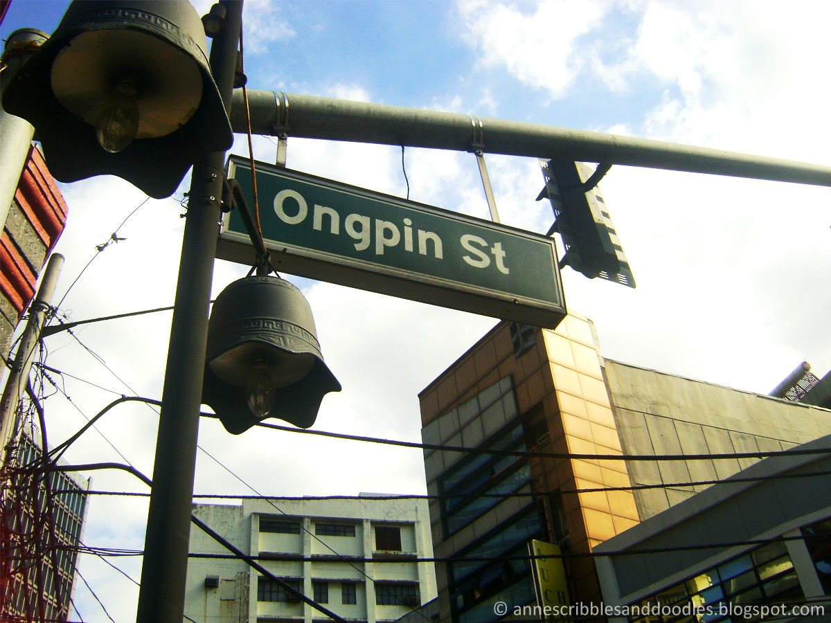 Ongpin Street Sign