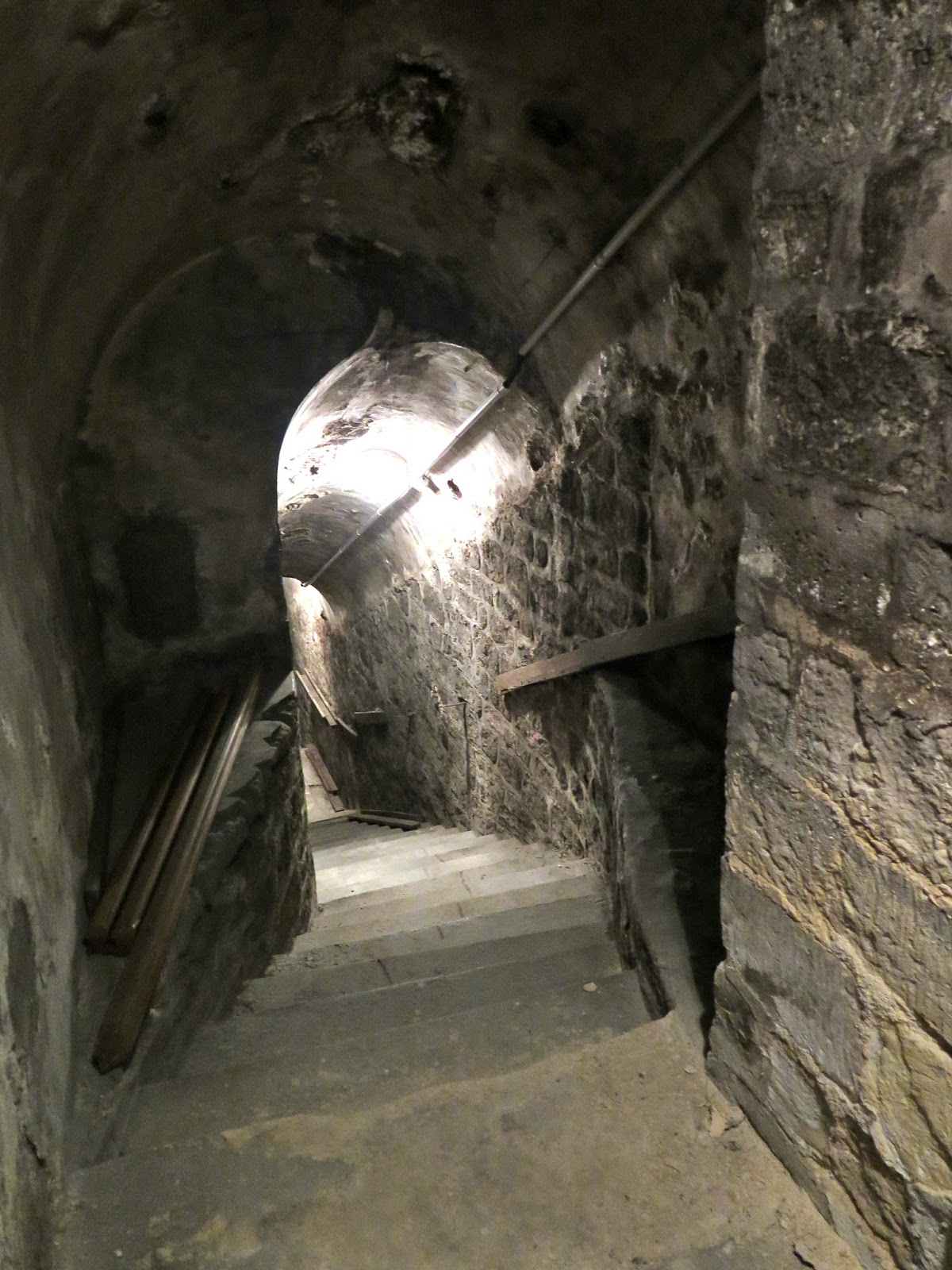 Le Petit Cephalophore La crypte de saint Denis, premier évêque de Paris