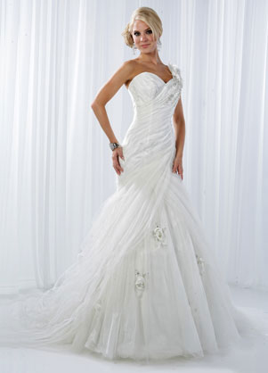 Welcome To EvanGrace: What Wedding Gown Shape Will Look Best on YOUR Body?
