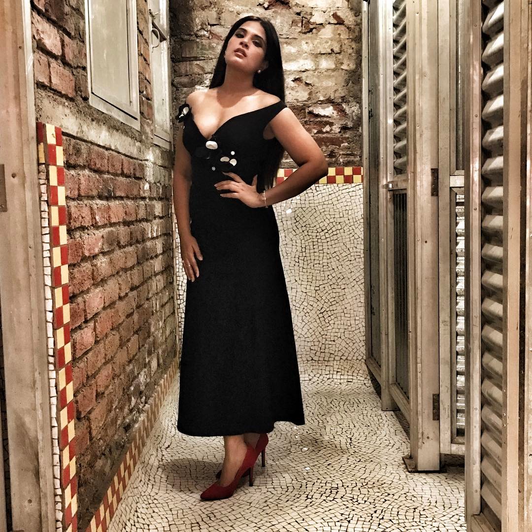 Richa Chadda Hot Hd Photos|Pictures|Images - Actress World
