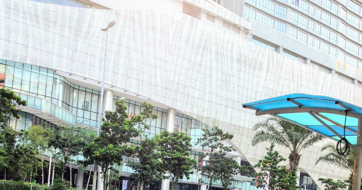 Brand New KL Gateway Mall and Its Rubbish What a Lovely Contrast